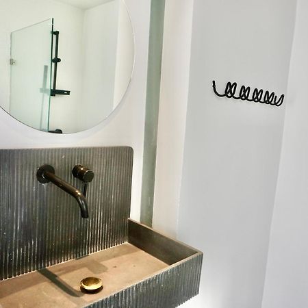 Hip And Funky Apartment Silom Soi 3, With Rooftop View Bangkok Bagian luar foto