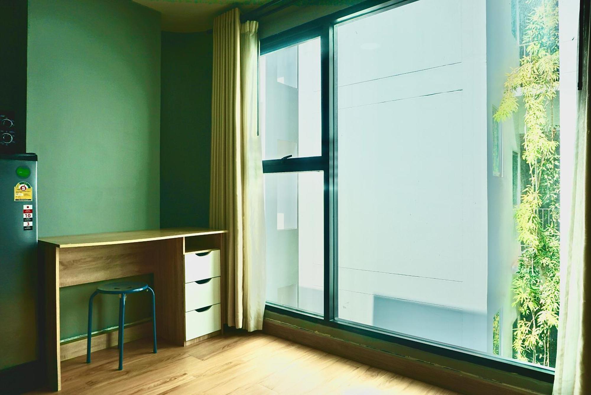 Hip And Funky Apartment Silom Soi 3, With Rooftop View Bangkok Bagian luar foto