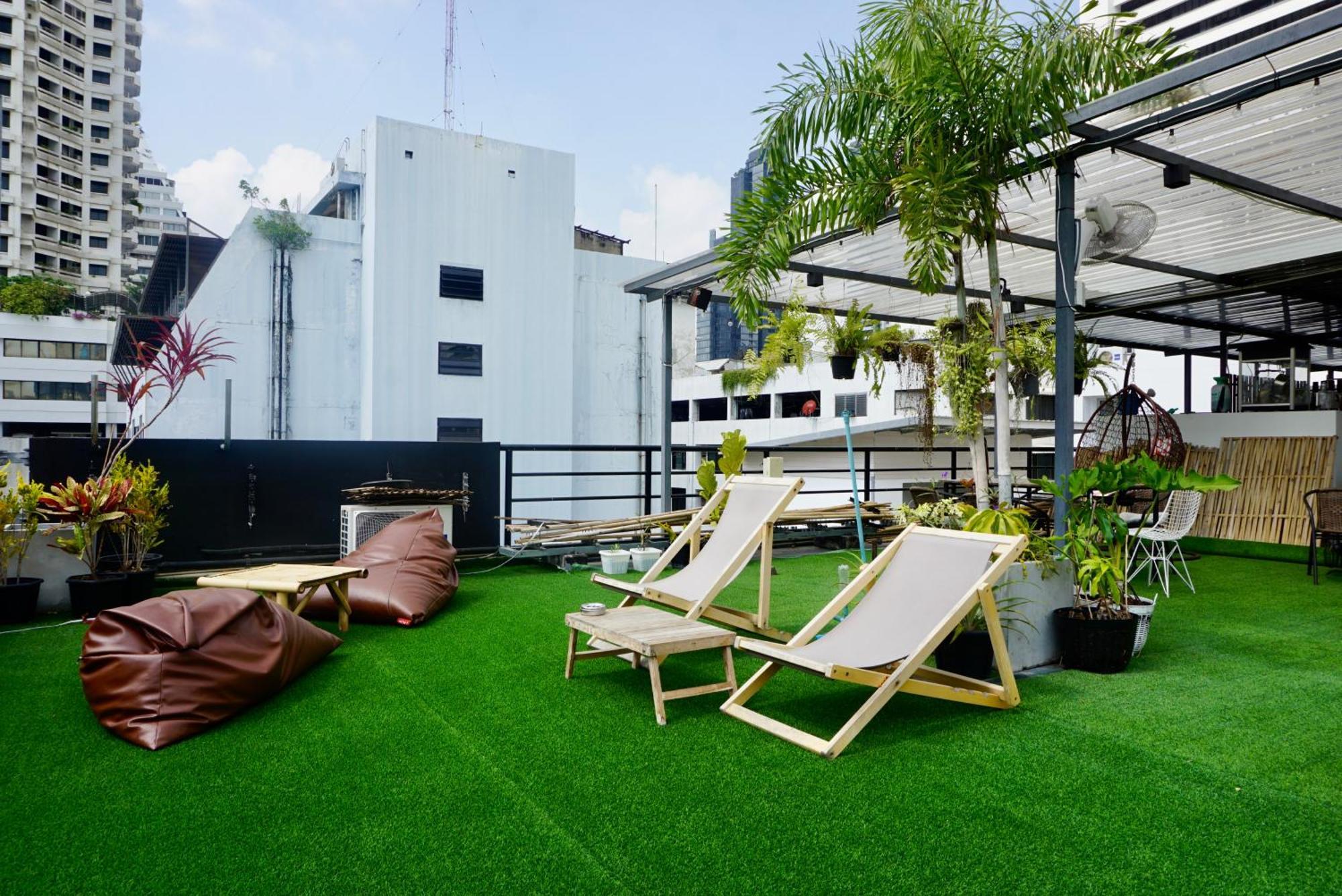 Hip And Funky Apartment Silom Soi 3, With Rooftop View Bangkok Bagian luar foto
